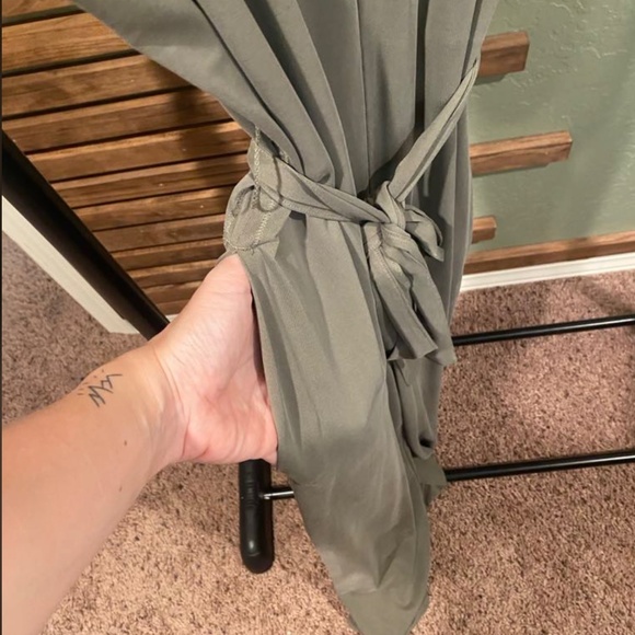 Zyia olive jumpsuit - Picture 6 of 7